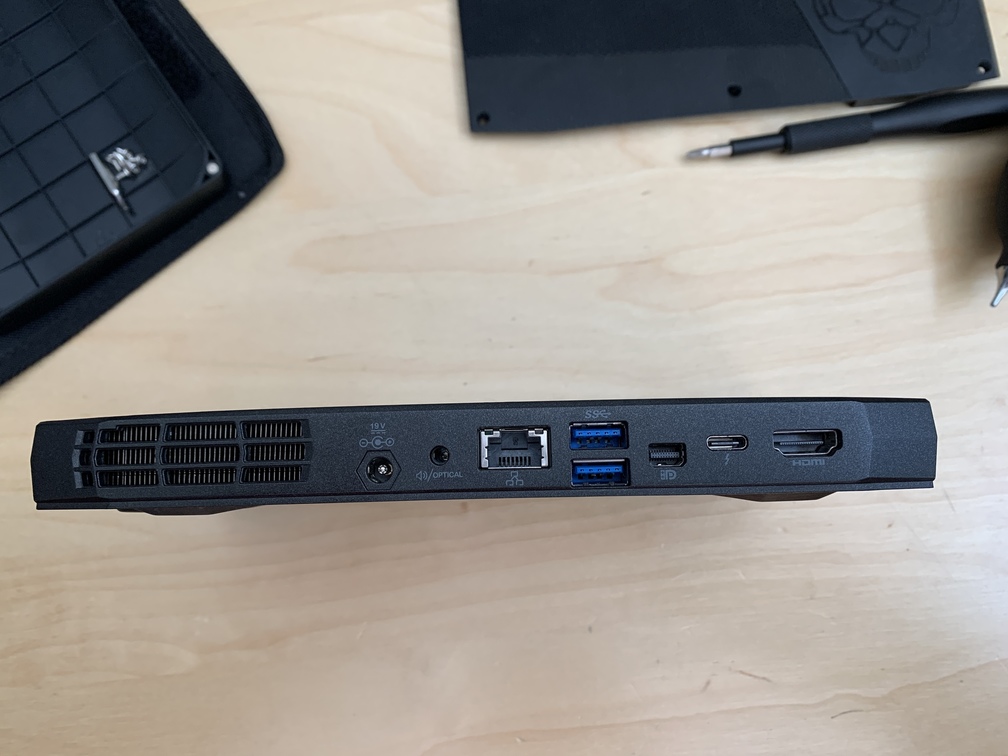 NUC6i7KYK Ports (rear)