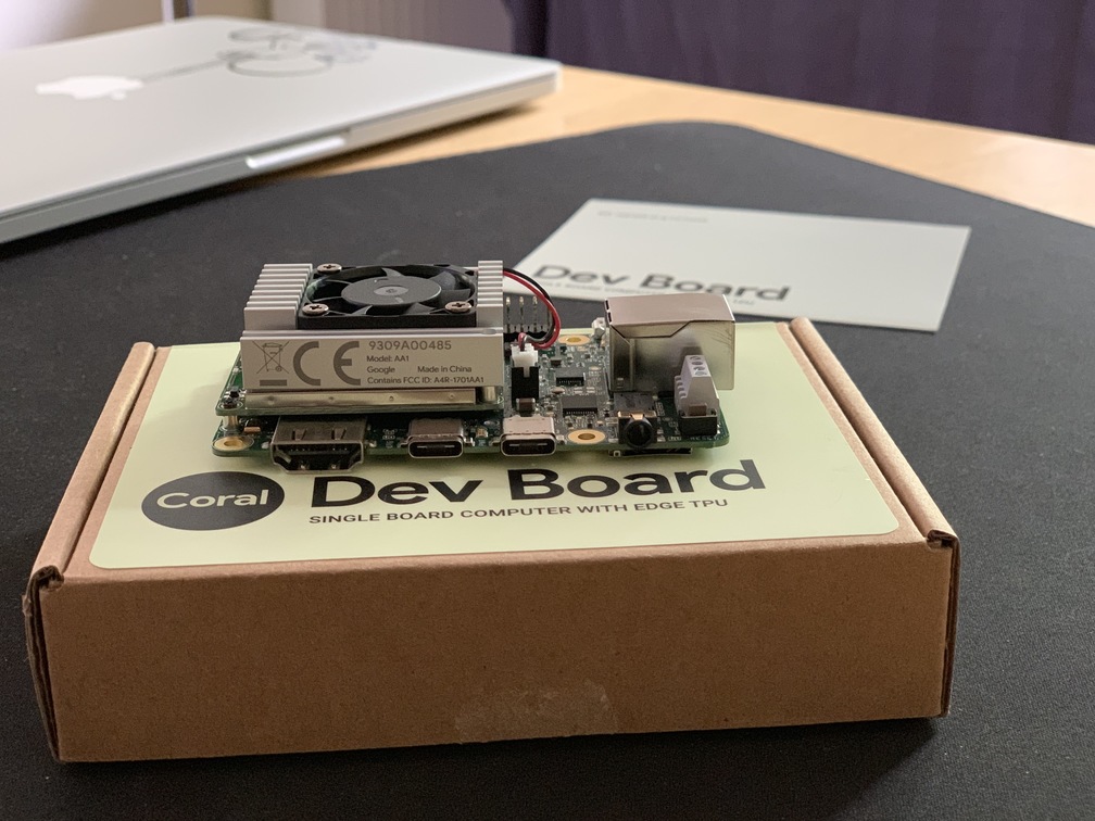 Google Coral Dev Board, side-connectors